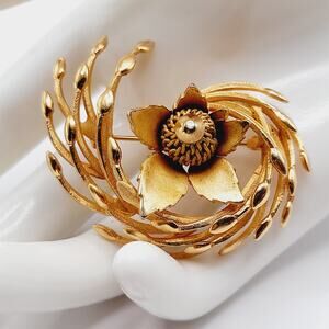 Vintage Gold Tone Floral Brooch, Layered Flower Pin, Mid-Century Jewelry 2"